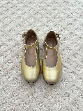 Chloe Metallic Gold Leather Scalloped Mary Jane Flats. Size 27.